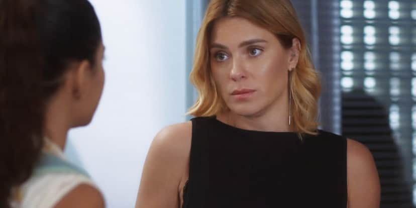 Lumiar encara Jenifer e se arrepende do fez em Vai na Fé Lumiar encara Jenifer e se arrepende do fez em Vai na Fé