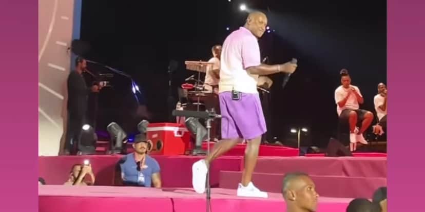 Thiaguinho no primeiro show de sua turnê com a 'Tardezinha' (Reprodução: Instagram) Thiaguinho no primeiro show de sua turnê com a 'Tardezinha' (Reprodução: Instagram)