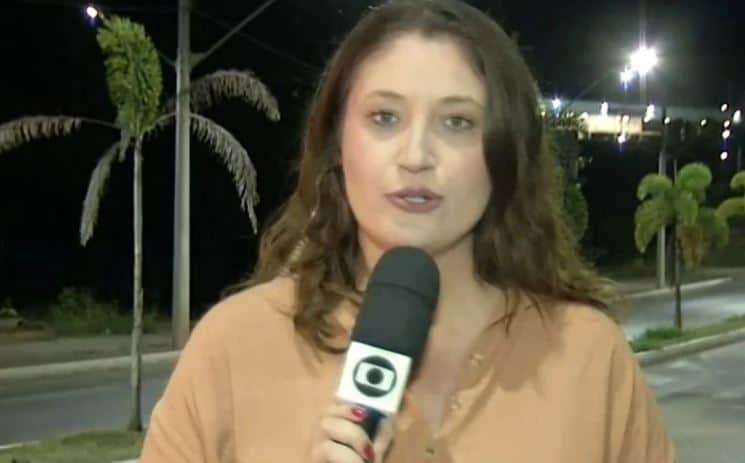A repórter Paula Alves fazia passagem ao vivo para o MGTV - Foto Reprodução TVGlobo A repórter Paula Alves fazia passagem ao vivo para o MGTV - Foto Reprodução TVGlobo