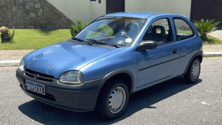 Parte da frente de um corsa (Foto: Reprodução/ Internet) Parte da frente de um corsa (Foto: Reprodução/ Internet)