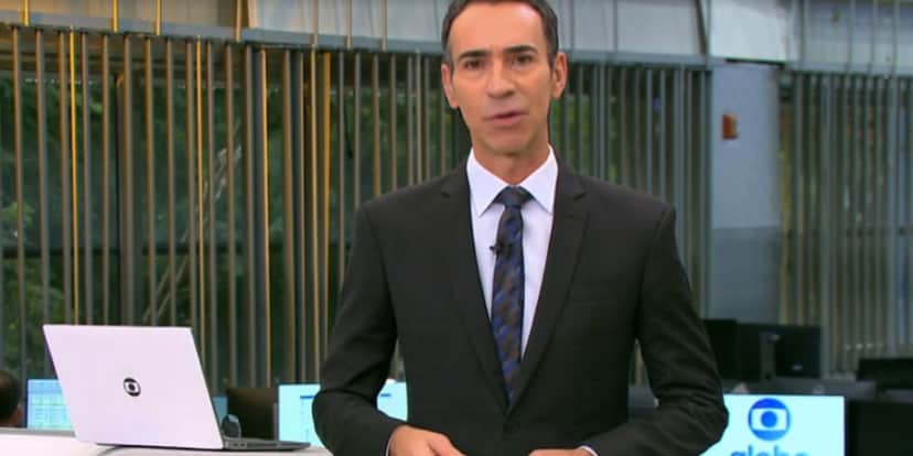 César Tralli no Jornal Hoje (Foto: Reprodução / Globo) César Tralli no Jornal Hoje (Foto: Reprodução / Globo)