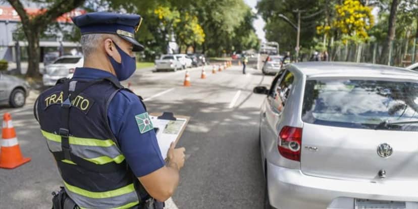 Nova lei de trânsito entra em vigor e motorista podem pagar fortuna - Foto Reprodução Internet Nova lei de trânsito entra em vigor e motorista podem pagar fortuna - Foto Reprodução Internet