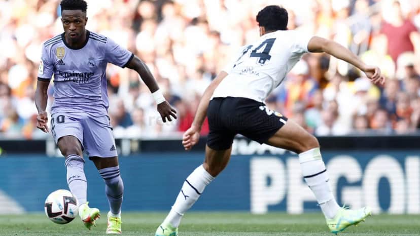 O atacante brasileiro Vinicius Junior, do Real Madrid, durante jogo contra o Valencia pelo Campeonato Espanhol- Foto Reprodução Internet O atacante brasileiro Vinicius Junior, do Real Madrid, durante jogo contra o Valencia pelo Campeonato Espanhol- Foto Reprodução Internet