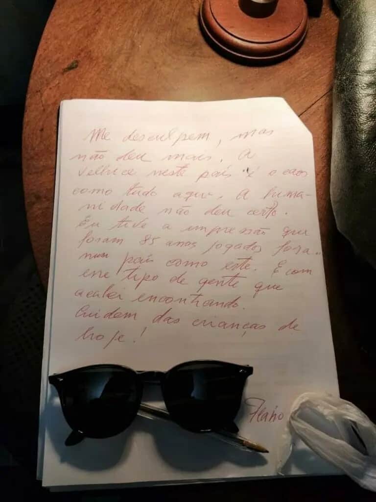 Carta deixada por Flávio Migliaccio antes de morrer, para se despedir (Reprodução: Internet) Carta deixada por Flávio Migliaccio antes de morrer, para se despedir (Reprodução: Internet)