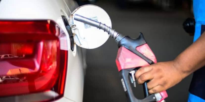 O preço médio da gasolina no Brasil é de quase R%5,50 (Reprodução: Internet) O preço médio da gasolina no Brasil é de quase R%5,50 (Reprodução: Internet)