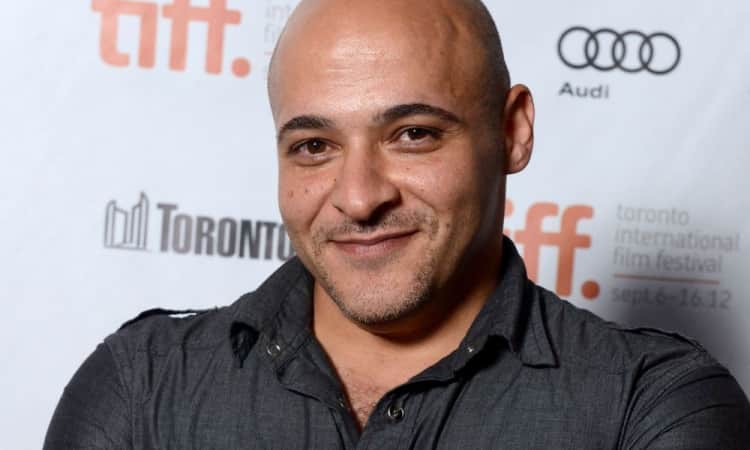Mike Batayeh, ator de "Breaking Bad", morre aos 52 anos Mike Batayeh, ator de "Breaking Bad", morre aos 52 anos