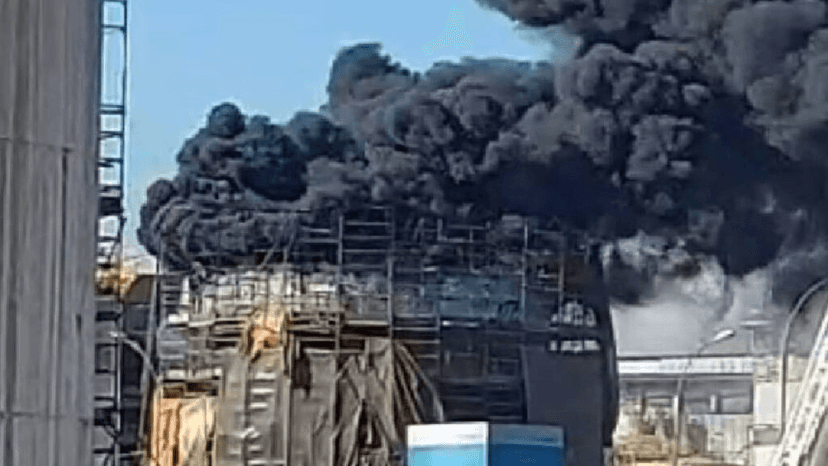 Incêndio na Usina petroquímica da Braskem (Foto: Reprodução/ Internet) Incêndio na Usina petroquímica da Braskem (Foto: Reprodução/ Internet)