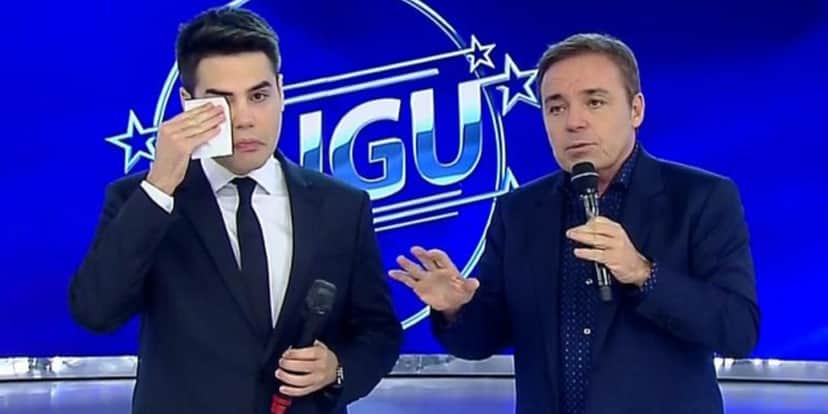 Luiz Bacci se emocionou em desabafo no programa do Gugu (Imagem Reprodução Internet) Luiz Bacci se emocionou em desabafo no programa do Gugu (Imagem Reprodução Internet)