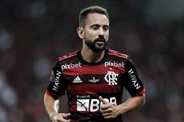 Everton Ribeiro - Foto Internet Everton Ribeiro - Foto Internet