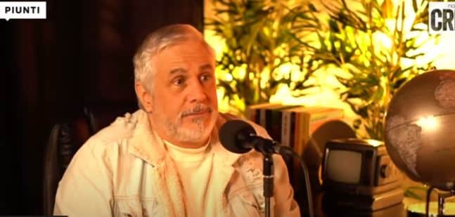 Ex-funcionário dá detalhes sobre relação com Sandy e Júnior - Foto YouTube Ex-funcionário dá detalhes sobre relação com Sandy e Júnior - Foto YouTube