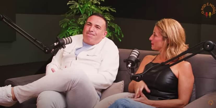 Gottino ao lado de sua esposa no podcast de Carlos Alberto de Nóbrega e Renata Domingues - Foto Youtube Gottino ao lado de sua esposa no podcast de Carlos Alberto de Nóbrega e Renata Domingues - Foto Youtube