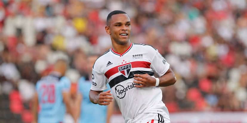Casares estoura os cofres e fecha com 2 reforços no São Paulo - Foto | Reprodução: Internet Casares estoura os cofres e fecha com 2 reforços no São Paulo - Foto | Reprodução: Internet