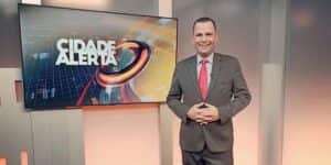 O jornalista Voltaire Porto foi apresentador do Cidade Alerta, no Rio Grande do Sul, além de ter passado pelo Balanço Geral - Foto Record O jornalista Voltaire Porto foi apresentador do Cidade Alerta, no Rio Grande do Sul, além de ter passado pelo Balanço Geral - Foto Record