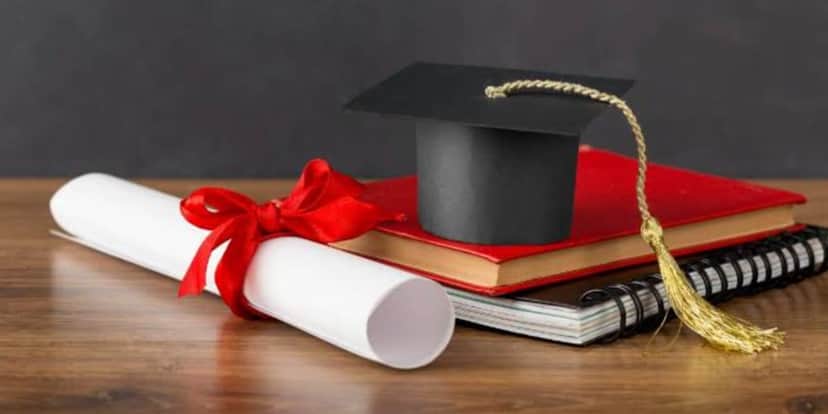 Os estudantes gastaram muito dinheiro e ficaram sem a famosa festa de formatura (Reprodução: Internet) Os estudantes gastaram muito dinheiro e ficaram sem a famosa festa de formatura (Reprodução: Internet)