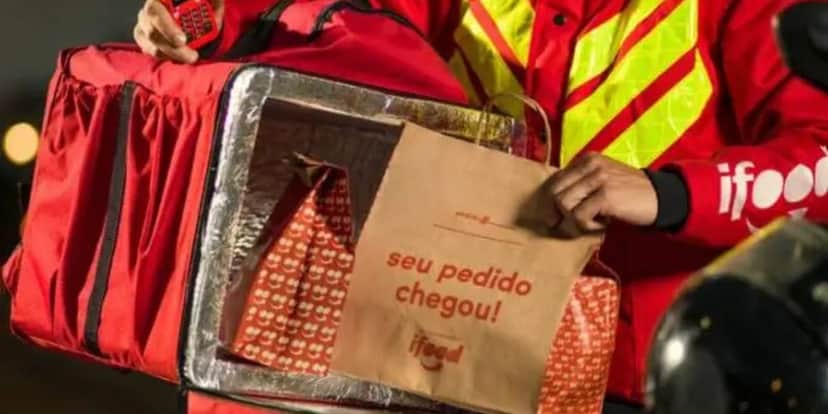 Entregadores e os clientes já entraram em algumas discussões com descriminações (Reprodução: Internet) Entregadores e os clientes já entraram em algumas discussões com descriminações (Reprodução: Internet)