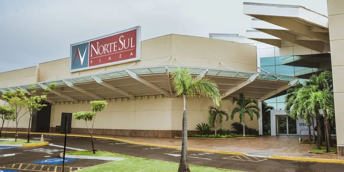 Shopping Norte Sul Plaza pediu o despejo da Marisa por dívida de quase 1 milhão (Reprodução: Internet) Shopping Norte Sul Plaza pediu o despejo da Marisa por dívida de quase 1 milhão (Reprodução: Internet)