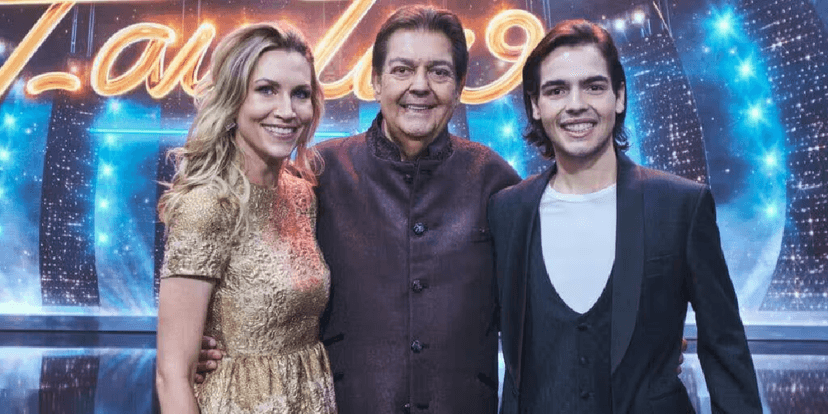 Faustão ao lado do filho e de Anne Lottermann (Foto: Reprodução/ Internet) Faustão ao lado do filho e de Anne Lottermann (Foto: Reprodução/ Internet)