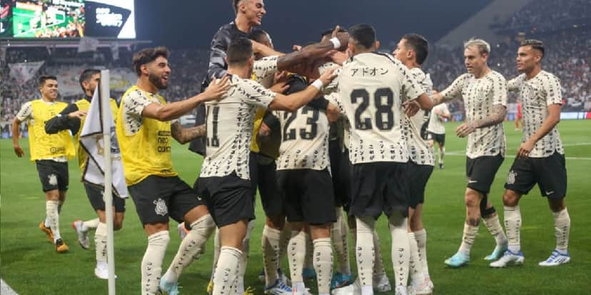 Time do Corinthians em campo - Foto: Internet Time do Corinthians em campo - Foto: Internet