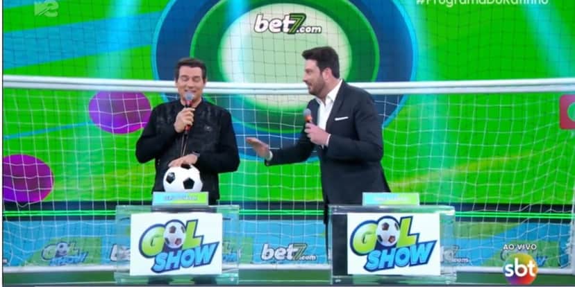 Celso Portiolli e Danilo Gentili durante o quadro Gol Show, no Programa do Ratinho (Reprodução: SBT) Celso Portiolli e Danilo Gentili durante o quadro Gol Show, no Programa do Ratinho (Reprodução: SBT)