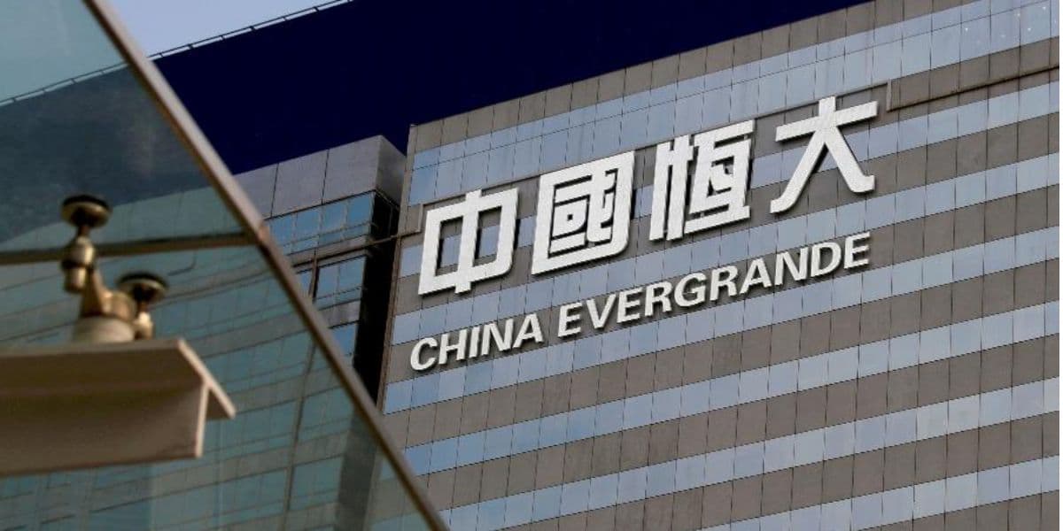 Grupo Evergrande é uma empresa gigante chinesa e enfrenta um momento delicado (Reprodução: Internet) Grupo Evergrande é uma empresa gigante chinesa e enfrenta um momento delicado (Reprodução: Internet)