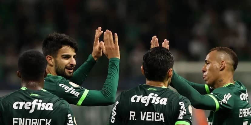 Flaco Lopez comemorando o gol da vitória contra o Cruzeiro (Reprodução: Internet) Flaco Lopez comemorando o gol da vitória contra o Cruzeiro (Reprodução: Internet)