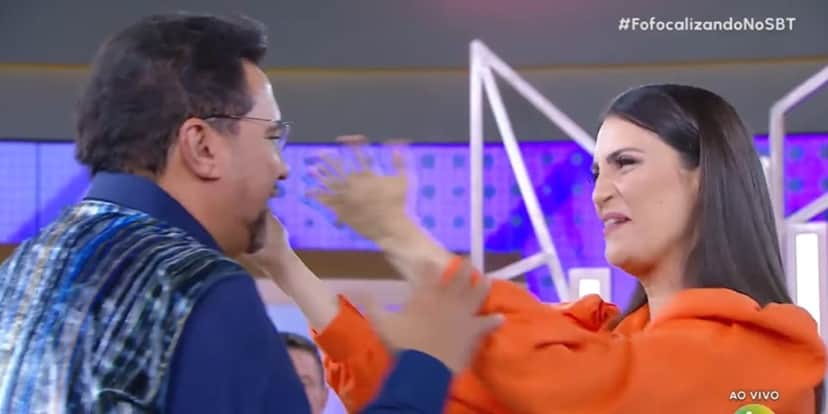 Chris Flores ficou muito contente com a presença de Geraldo Luís em seu programa (Reprodução: SBT) Chris Flores ficou muito contente com a presença de Geraldo Luís em seu programa (Reprodução: SBT)