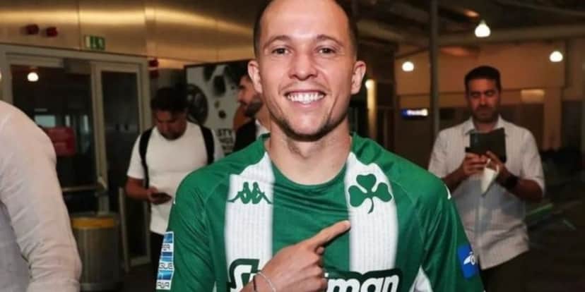 Bernard camisa 10 do Panathinaikos - (Foto: Internet) Bernard camisa 10 do Panathinaikos - (Foto: Internet)
