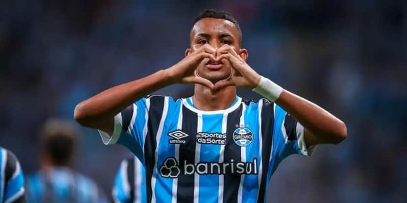 André Henrique está de saída do Grêmio - (Foto: Internet) André Henrique está de saída do Grêmio - (Foto: Internet)