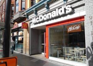 Restaurante do McDonald's na Rideau Street, em Ottawa, no Canadá (Foto: Reprodução: Jeangagnon / Wikimedia Commons) Restaurante do McDonald's na Rideau Street, em Ottawa, no Canadá (Foto: Reprodução: Jeangagnon / Wikimedia Commons)
