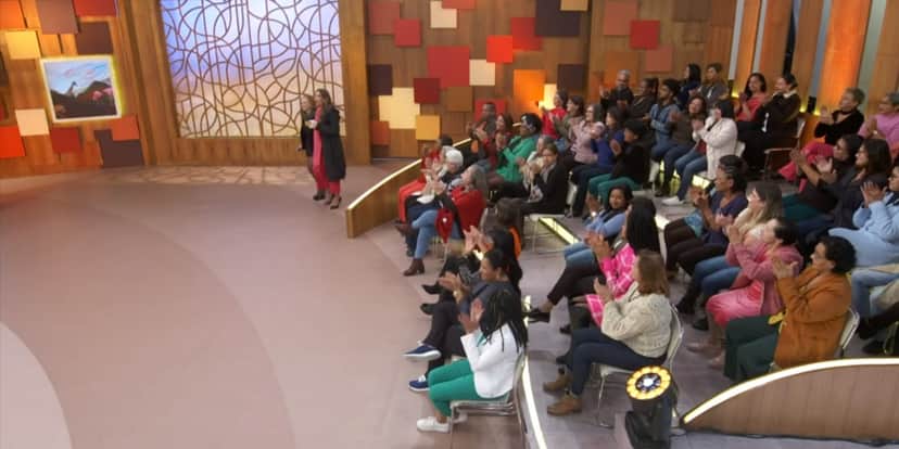 Patrícia Poeta chegou em estúdio com Lorena Comparato (Foto: Reprodução/TV Globo) Patrícia Poeta chegou em estúdio com Lorena Comparato (Foto: Reprodução/TV Globo)
