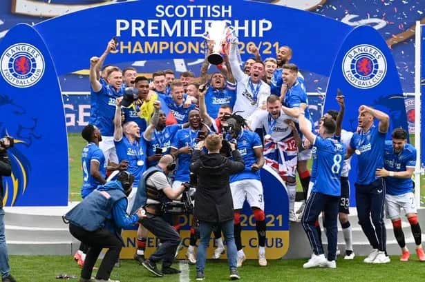 Rangers voltaram a ser campeões após anos vendo o rival triunfar (Foto: Reprodução) Rangers voltaram a ser campeões após anos vendo o rival triunfar (Foto: Reprodução)