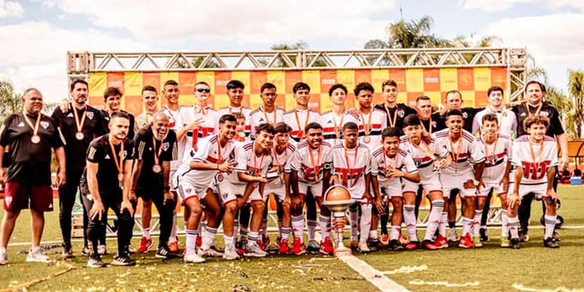 São Paulo campeão no Sub-14 - Foto: Internet São Paulo campeão no Sub-14 - Foto: Internet