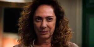 Agatha (Eliane Giardini) é a grande vilã de "Terra e Paixão" (Foto: Reprodução/TV Globo) Agatha (Eliane Giardini) é a grande vilã de "Terra e Paixão" (Foto: Reprodução/TV Globo)