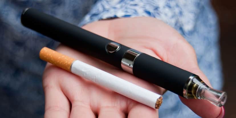O cigarro eletrônico é considerado por muitos mais prejudicial do que o tradicional (Reprodução: Internet) O cigarro eletrônico é considerado por muitos mais prejudicial do que o tradicional (Reprodução: Internet)