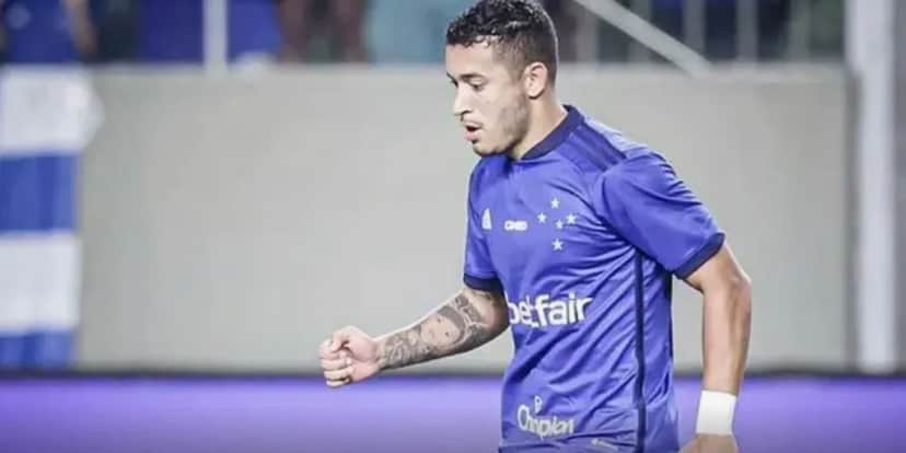William, lateral do Cruzeiro - (Foto: Internet) William, lateral do Cruzeiro - (Foto: Internet)