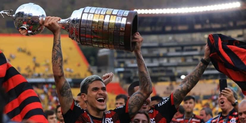 Pedro conquistando a Libertadores de 2022 - (Foto: Internet) Pedro conquistando a Libertadores de 2022 - (Foto: Internet)