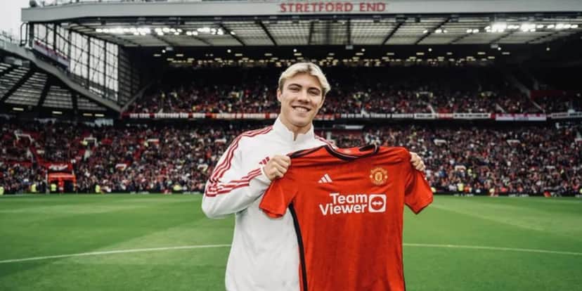 O dinamarquês Rasmus Højlund, assinou com o Manchester United - (Foto: Internet) O dinamarquês Rasmus Højlund, assinou com o Manchester United - (Foto: Internet)