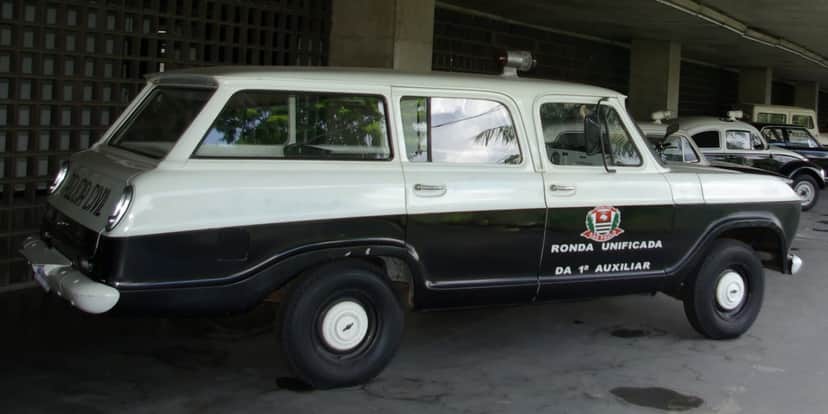 Chevrolet Veraneio como viatura da Polícia Civil de SP (Foto: Reprodução/Wikipedia) Chevrolet Veraneio como viatura da Polícia Civil de SP (Foto: Reprodução/Wikipedia)