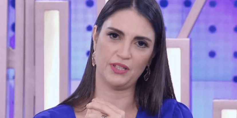 Chris Flores chora ao vivo, no SBT (Reprodução/Internet) Chris Flores chora ao vivo, no SBT (Reprodução/Internet)