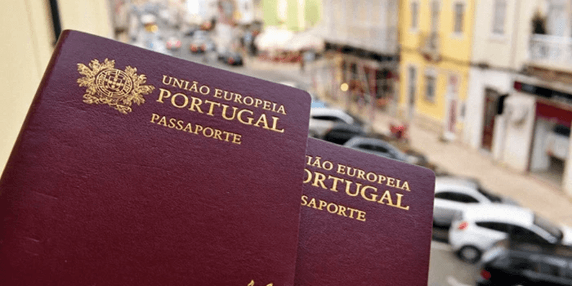 Passaporte de Portugal (Reprodução/Internet) Passaporte de Portugal (Reprodução/Internet)