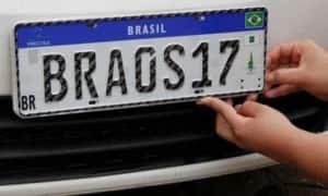 Atualmente está em vigor as placas Mercosul - Foto Internet Atualmente está em vigor as placas Mercosul - Foto Internet