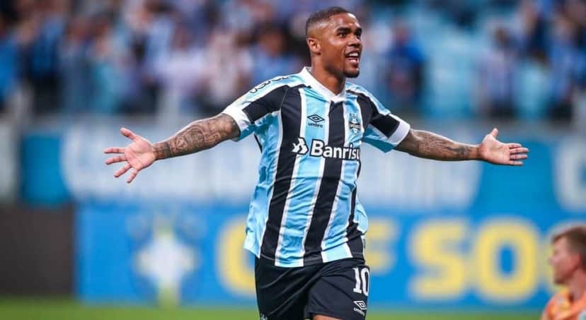 -Douglas Costa (Reprodução - Internet)- -Douglas Costa (Reprodução - Internet)-