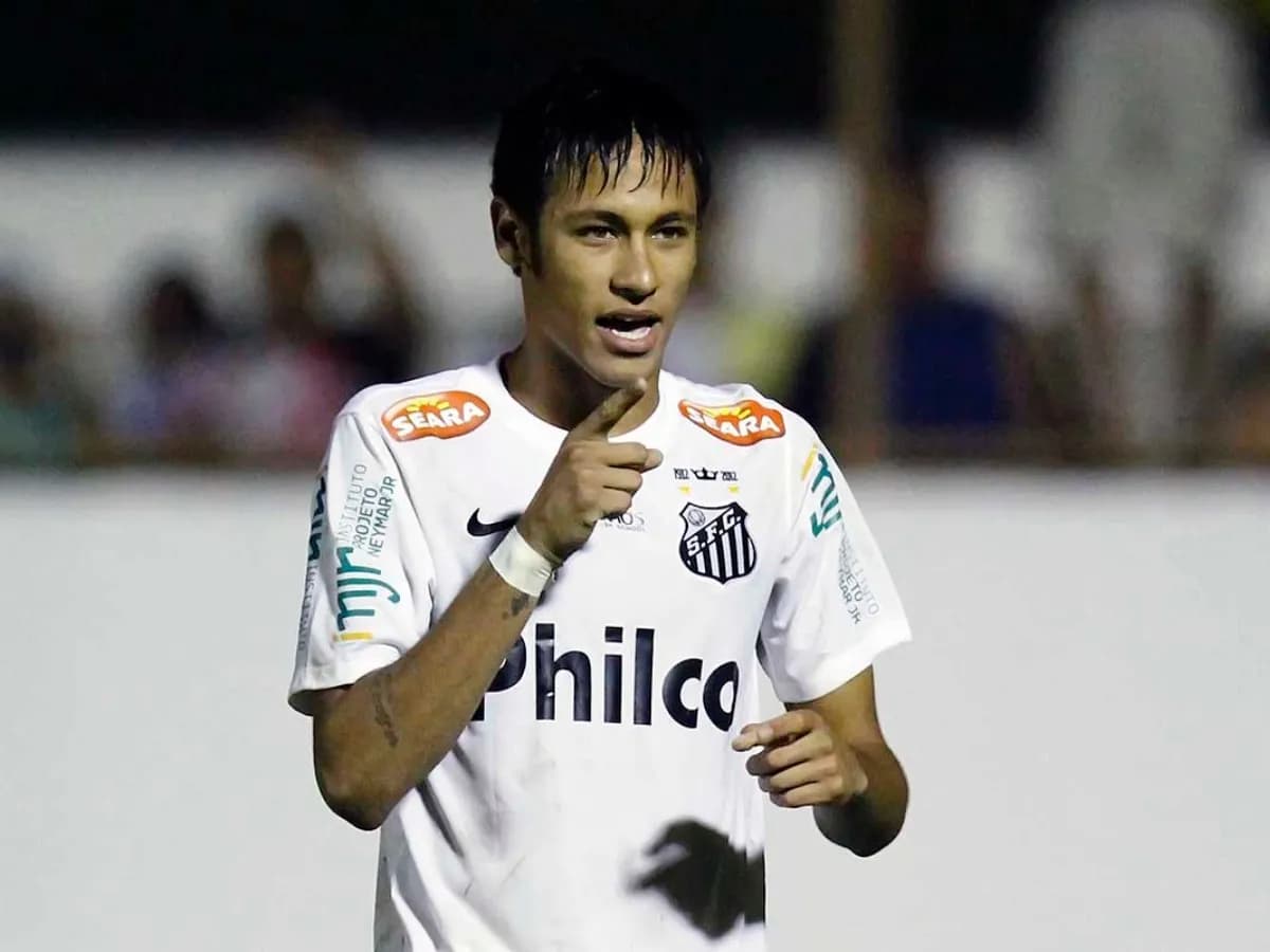 Neymar na época que jogava no Santos - Foto: Internet Neymar na época que jogava no Santos - Foto: Internet