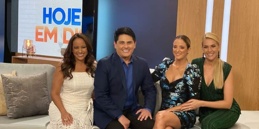 Renata Alves, César Filho, Ticiane Pinheiro e Ana Hickmann no Hoje Em Dia (Foto: Reprodução / Record) Renata Alves, César Filho, Ticiane Pinheiro e Ana Hickmann no Hoje Em Dia (Foto: Reprodução / Record)