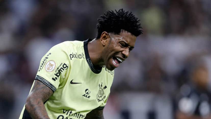 Gil é jogador do Corinthians e pode deixar o clube (Foto: Divugação) Gil é jogador do Corinthians e pode deixar o clube (Foto: Divugação)