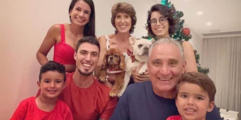 Tite e sua família - (foto: Internet) Tite e sua família - (foto: Internet)