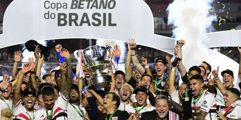 SP campeão da Copa do Brasil - (Foto: Internet) SP campeão da Copa do Brasil - (Foto: Internet)
