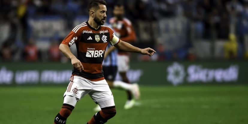 Éverton Ribeiro está na mira do Sçao Paulo FC - (Foto: Internet) Éverton Ribeiro está na mira do Sçao Paulo FC - (Foto: Internet)