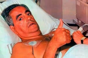 Flávio Cavalcante faleceu e emissora saiu do ar em homenagem ao famoso apresentador da emissora de Silvio Santos (Foto: Reprodução / Internet) Flávio Cavalcante faleceu e emissora saiu do ar em homenagem ao famoso apresentador da emissora de Silvio Santos (Foto: Reprodução / Internet)