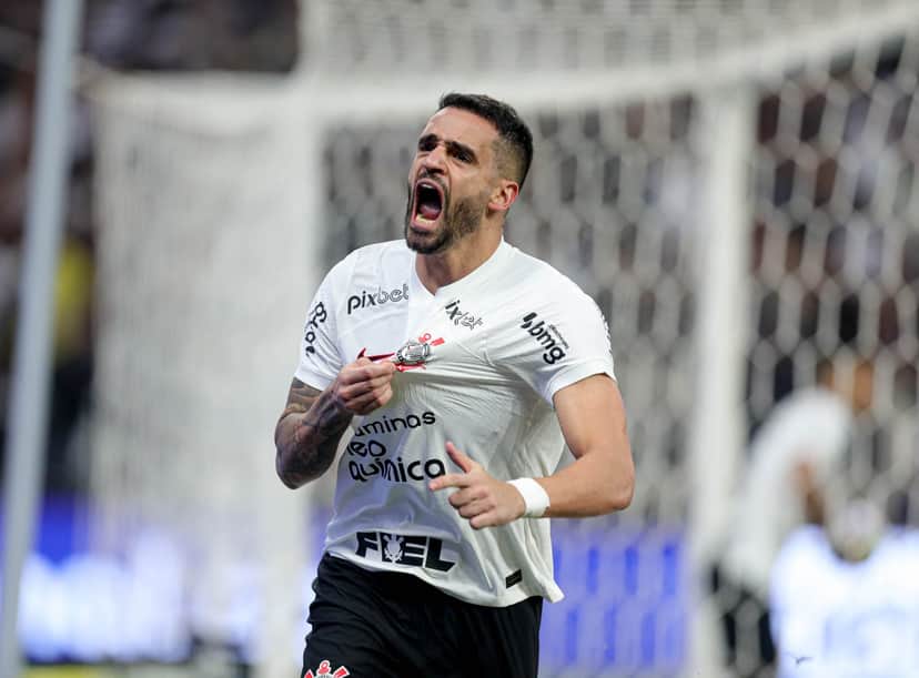 Renato Augusto no Corinthians (Foto: Reprodução, Lancei) Renato Augusto no Corinthians (Foto: Reprodução, Lancei)